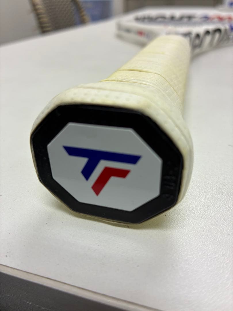 Tecnifibre TIGHT300 テニスラケット