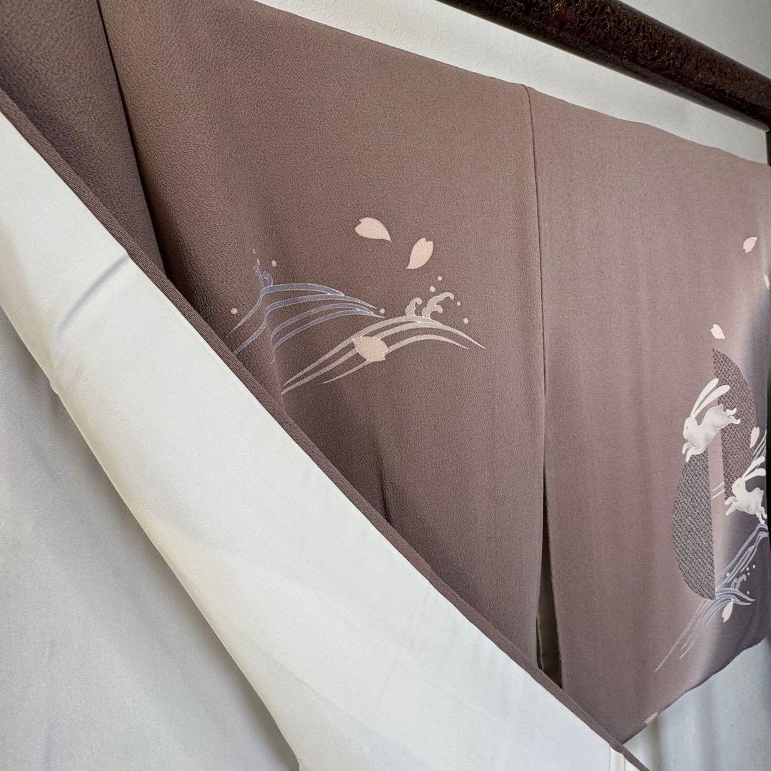 超美品　袷　訪問着　正絹　現代　波　うさぎ　小豆色　刺繍　桜　162裄65