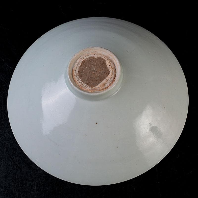 中国　影青　刻蓮花文鉢　飾皿　Z　8607