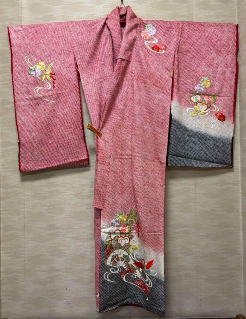 七五三　四ツ身女の子着物　正絹　仮絵羽　赤　豪華絞り　刺繍　片輪車　鴛鴦