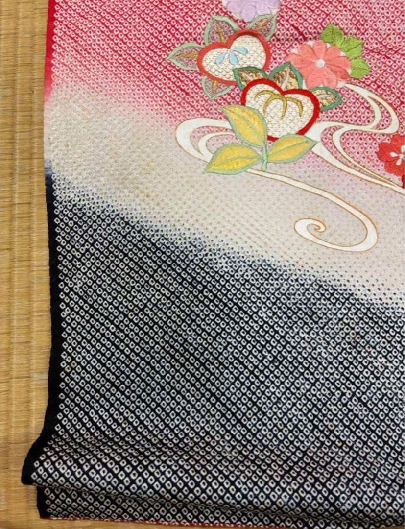 七五三　四ツ身女の子着物　正絹　仮絵羽　赤　豪華絞り　刺繍　片輪車　鴛鴦