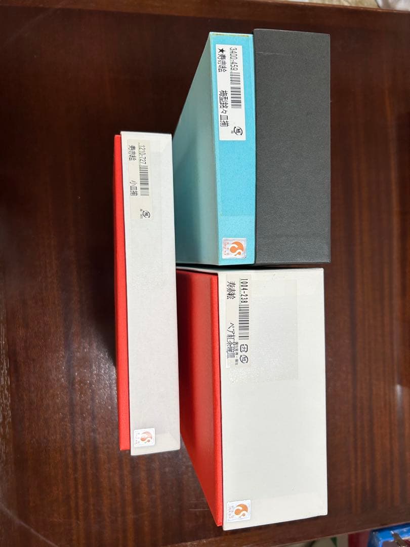 深川製磁　宮内庁御用達　寿赤絵　ペア紅茶碗皿　小皿揃　梅型銘々皿揃　１２点セット