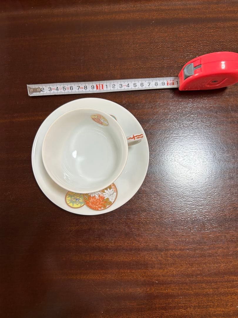 深川製磁　宮内庁御用達　寿赤絵　ペア紅茶碗皿　小皿揃　梅型銘々皿揃　１２点セット