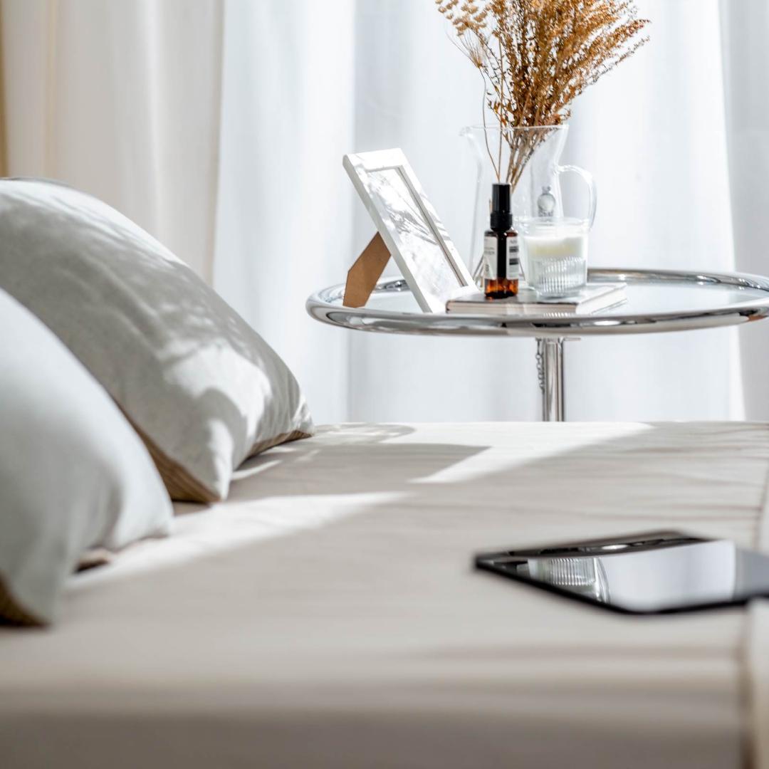 クイーン ベッドフレー ム 単品 収納 コンセント付 新品送料込 最短翌日着