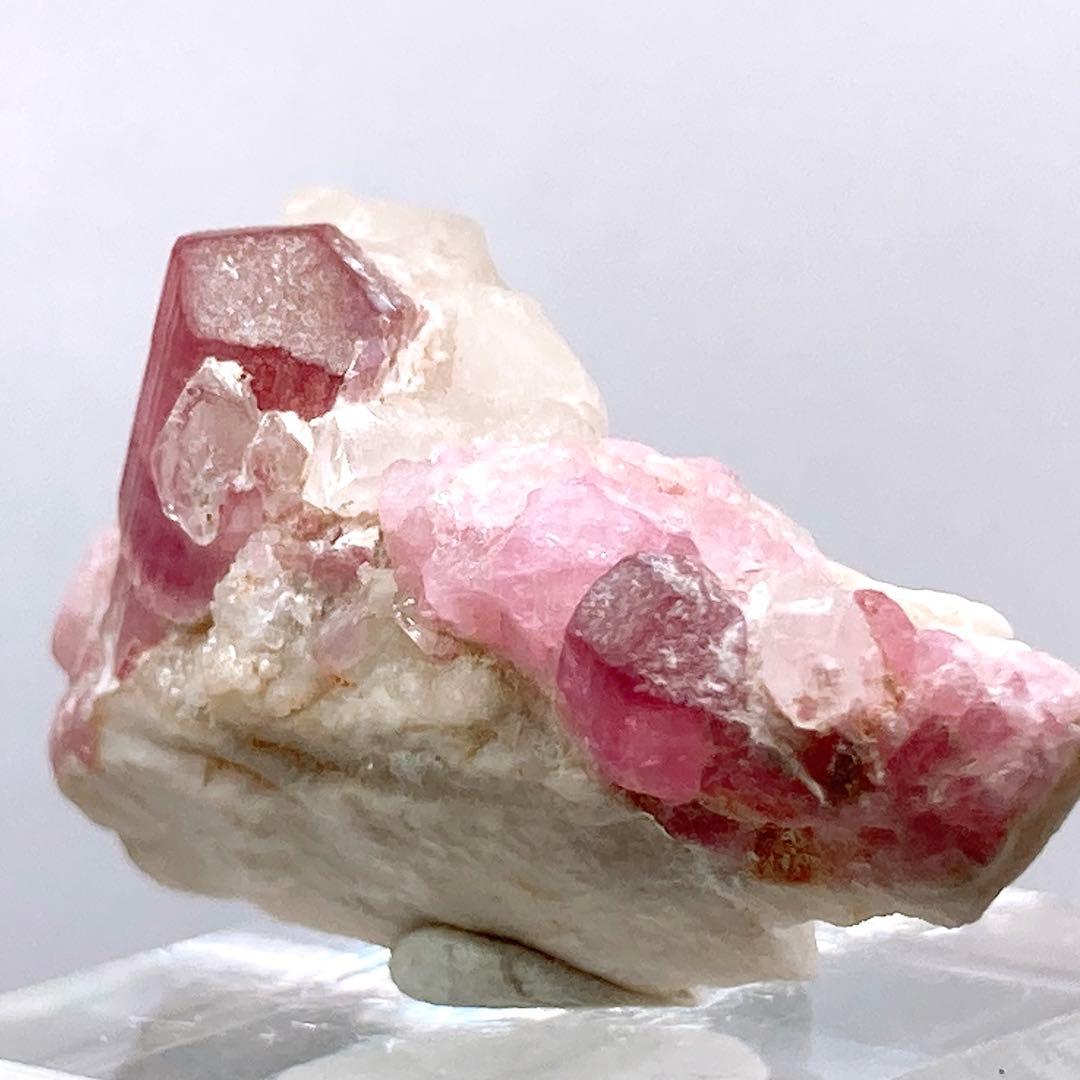 鉱*ー様 トルマリン　ルベライト　原石　鉱物標本　天然石　395