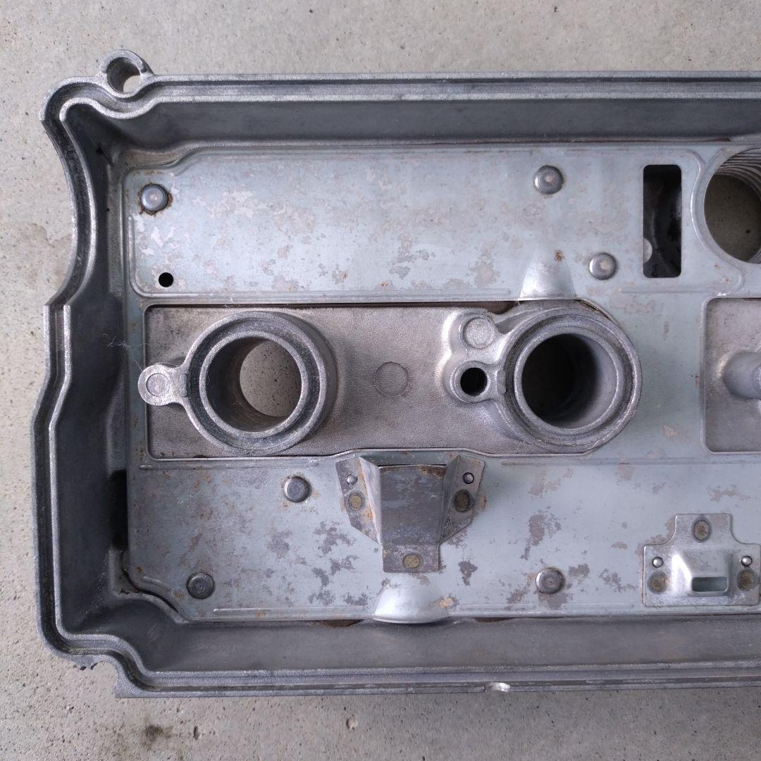 ジムニー　JA22 タペットカバー　ヘッドカバー