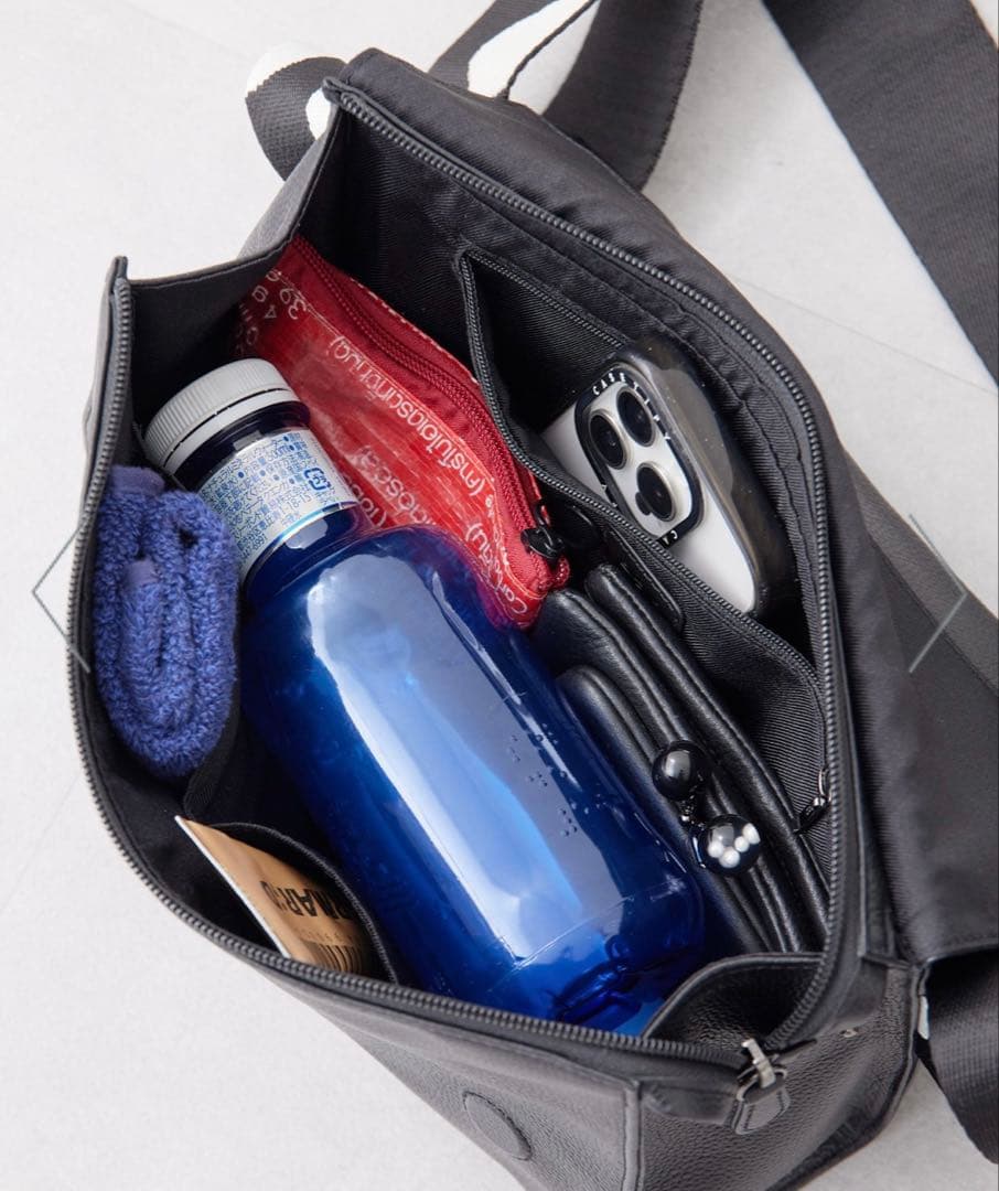 ear PAPILLONNER(イアパピヨネ) 本革　ボディバッグ