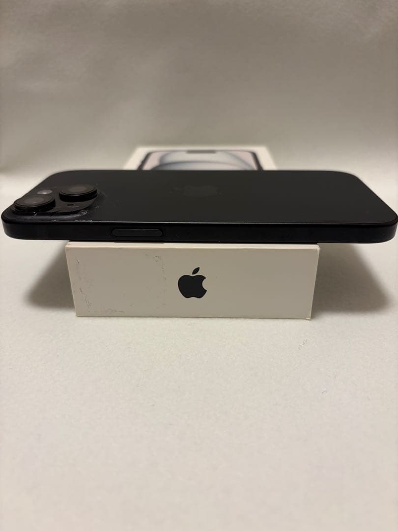 iPhone15 128GB ブラック SIMフリー 背面ヒビあり