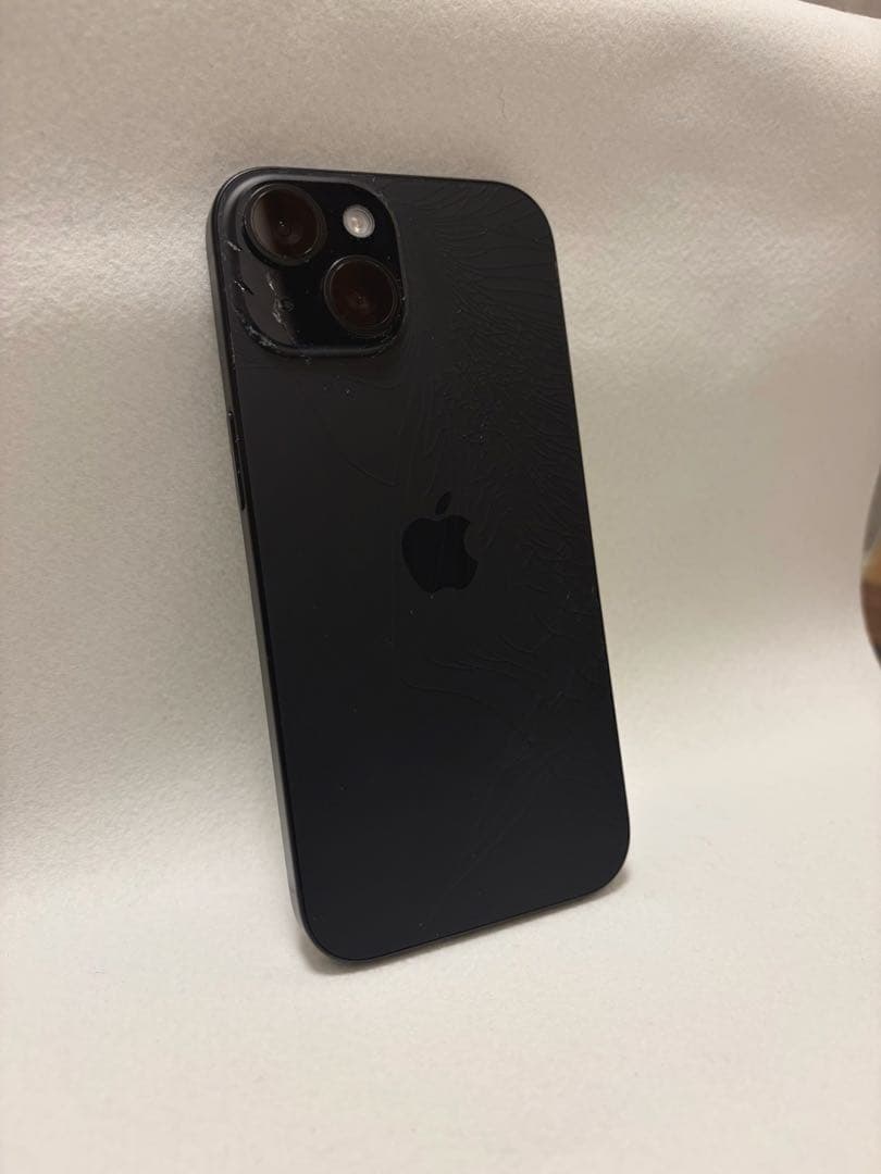 iPhone15 128GB ブラック SIMフリー 背面ヒビあり