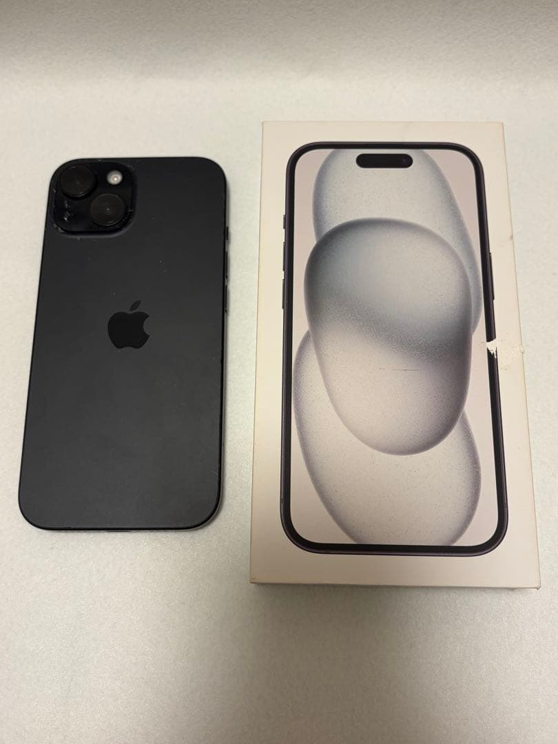 iPhone15 128GB ブラック SIMフリー 背面ヒビあり