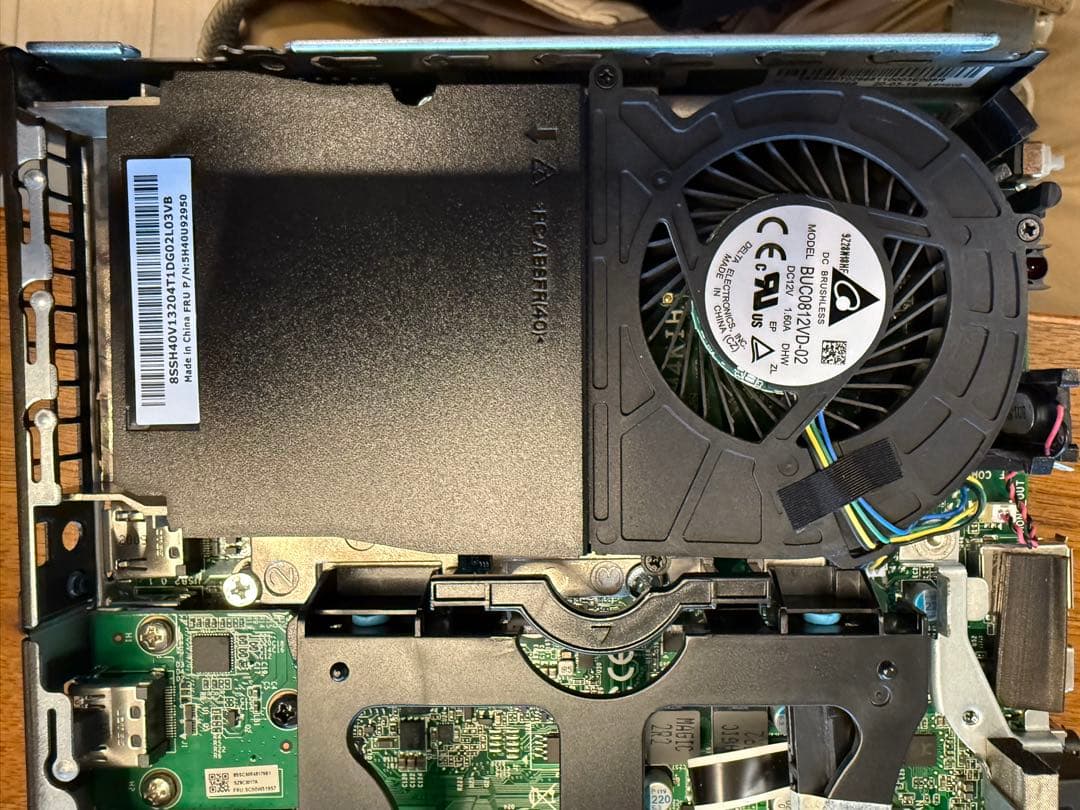 Lenovo ThinkCentre M75q-1 ミニPC