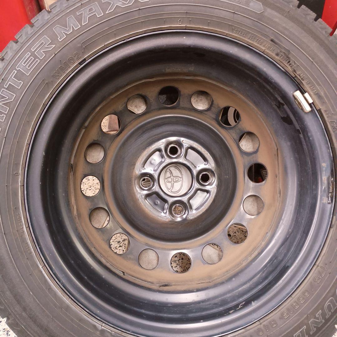 175 65R15 ダンロップ WM02 2023年 アクア純正ホイール付 4本