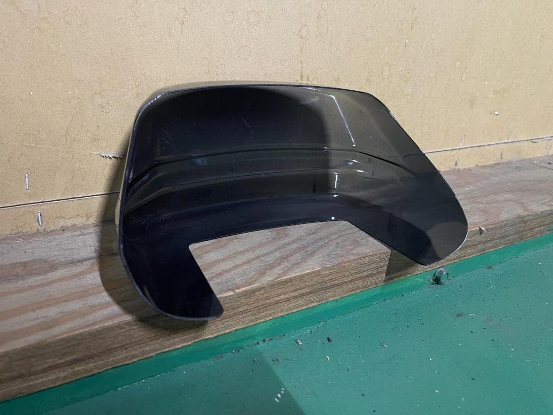 ＸＪＲ４００後期　テールカバー　ロゴ有/中古 RH02J XJR1300