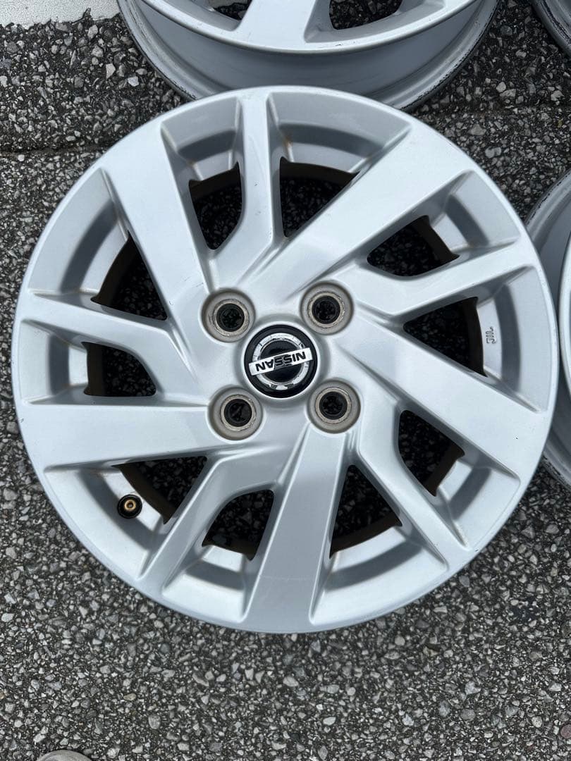 日産デイズ　純正14インチアルミホイール　エアー