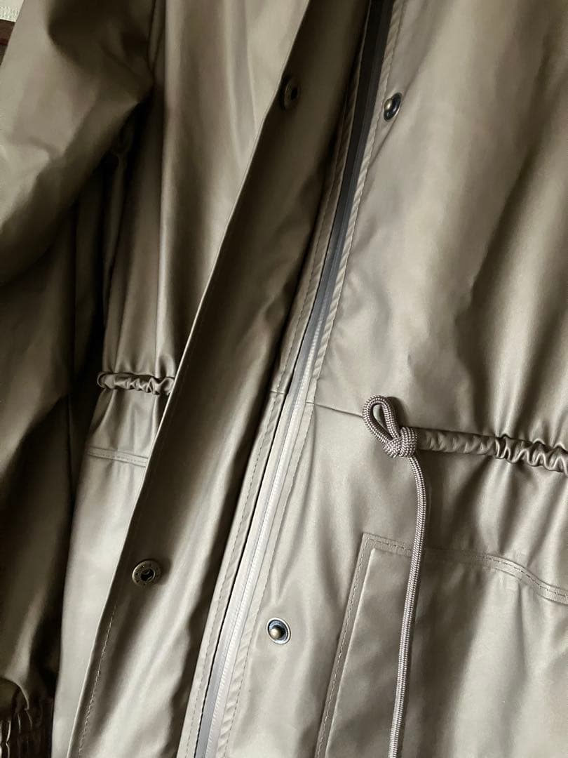 【RAINS】【レインズ】防水フード付きロングコート・オリーブグリーン