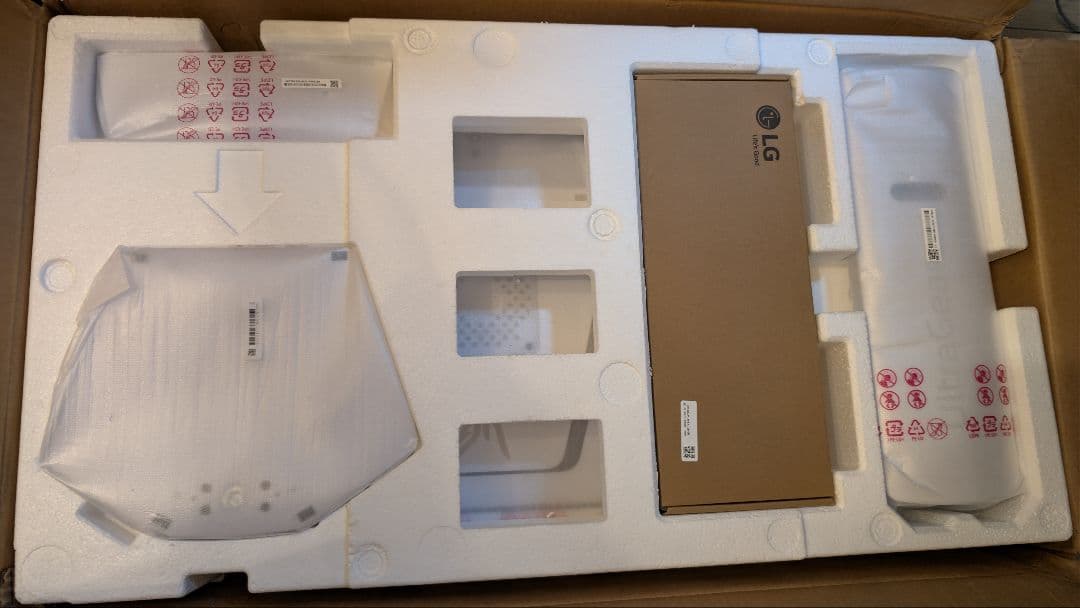 最終値下げ LG OLED 32GS95UV-W 31.5インチ