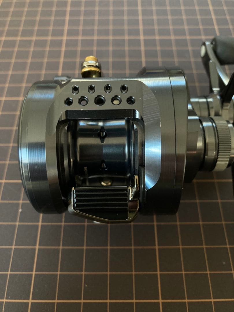 シマノ 24 カルカッタコンクエスト シャローエディション 30HG (右巻)