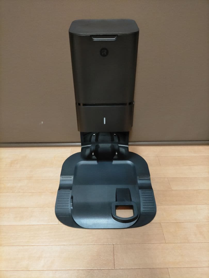 ルンバiRobotルンバi3+【22年製】合計使用時間30時間未満