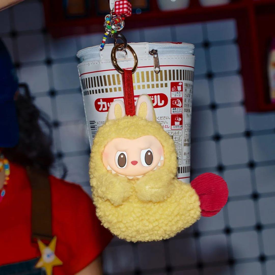 THE MONSTERS Wacky Mart イヤホンケース LABUBU