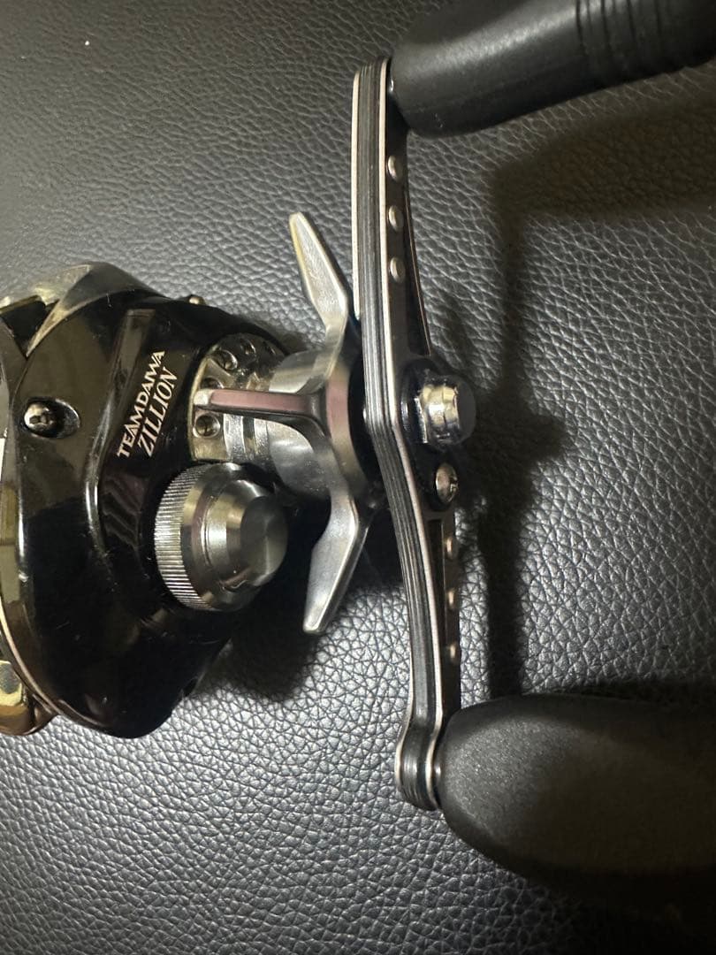 ZILLION ベイトリール ブラック