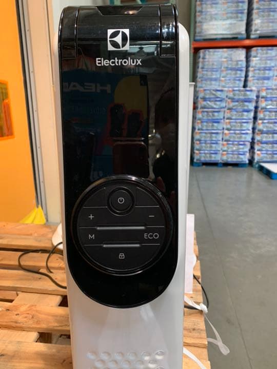 エレクトロラックス　オイルヒーター　ホワイト