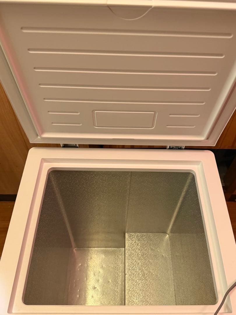 Haier ホワイト 冷凍庫 49.5x54.5x87cm 上開き
