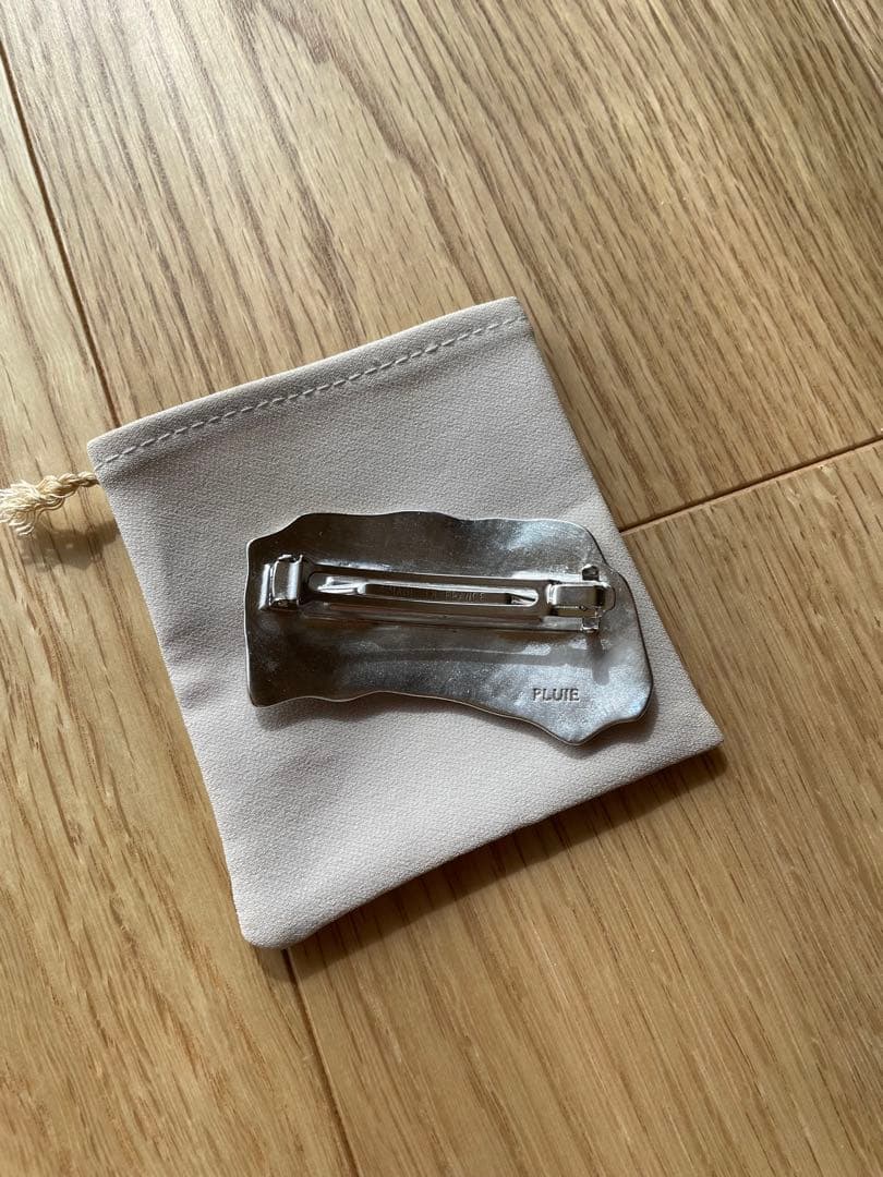 プリュイ　 デブリス バレッタ シルバー