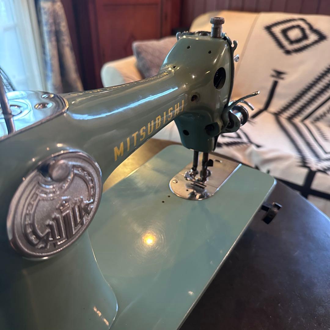 ビンテージ　レトロ　三菱　手動式　ミシン　オブジェ