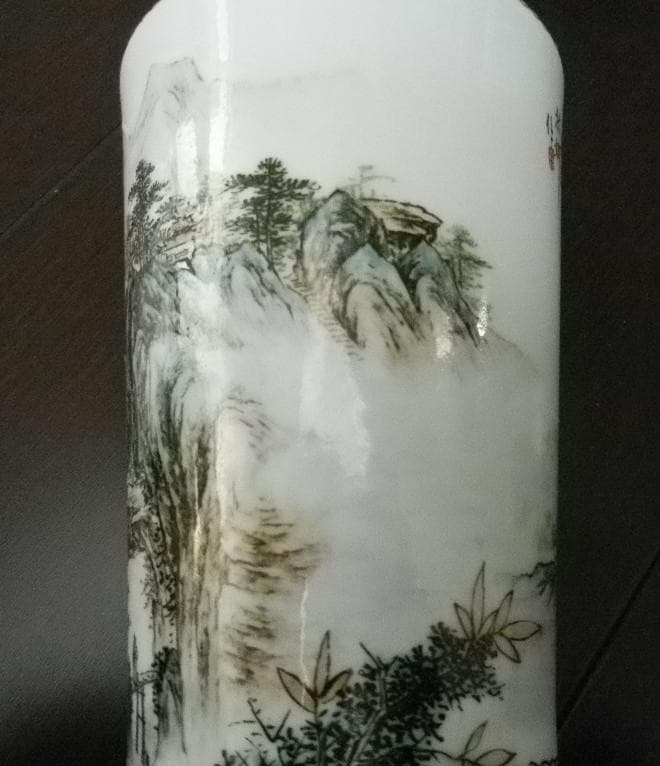 景徳鎮の薄胎花瓶 陶器 中国景徳鎮製 中国古玩 陶瓷芸術 置物 景徳鎮焼き物