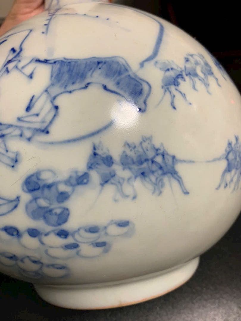 江戸時代　青白磁の動物装飾瓶