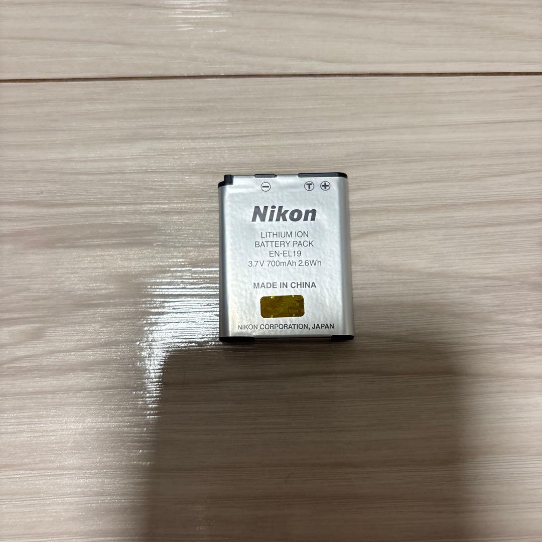 Nikon coolpix S6900 ホワイト　自撮り　画面タッチ