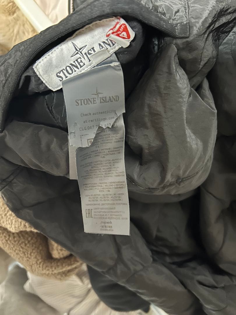 STONE  NYLON L プリマロフト　ダウン　ブラック
