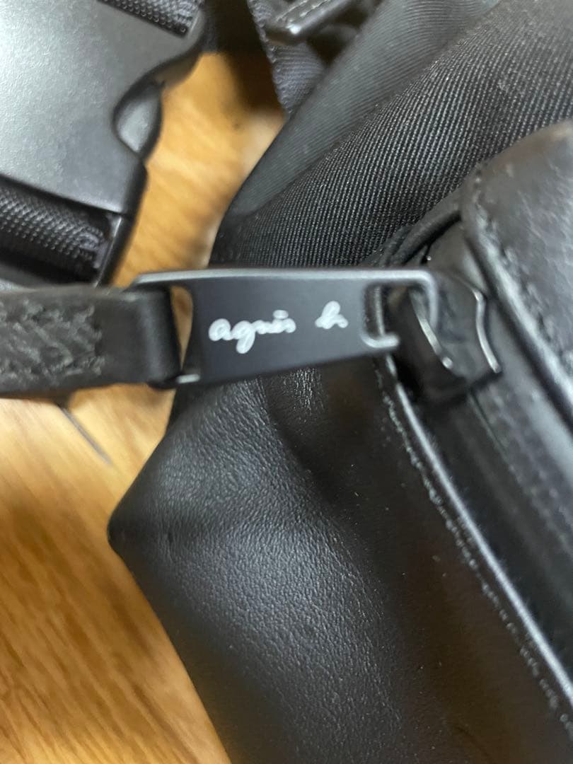 アニエスベー ボディーバッグ。