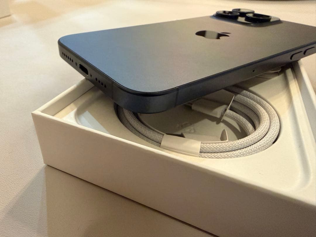 【美品・即発送】iPhone15 Pro Max 512GB ブルーチタニウム