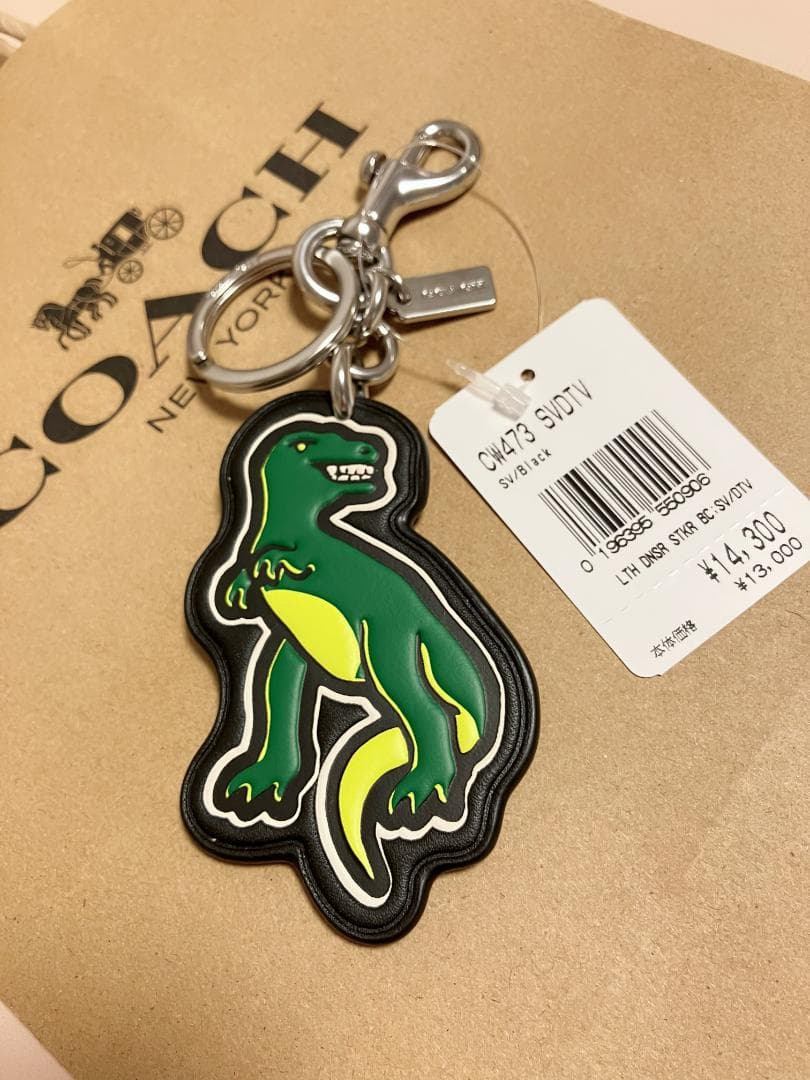 新品coach ダイナソー ステッカー バッグ チャーム