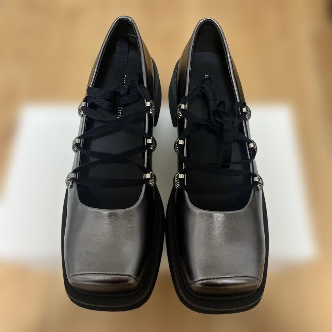 charles&kieth ハートエンベリシュッド レースアップバレエフラット