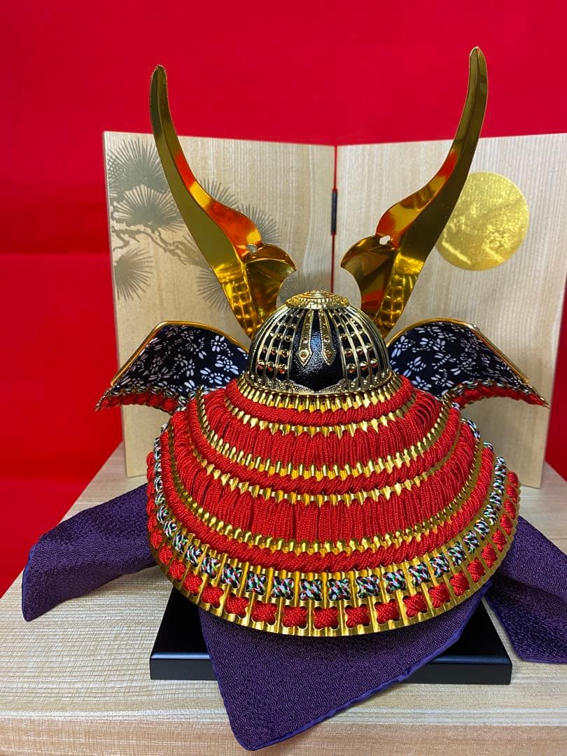 東京久月　五月人形　家紋付き正絹糸織兜飾り　針桐白木収納セット