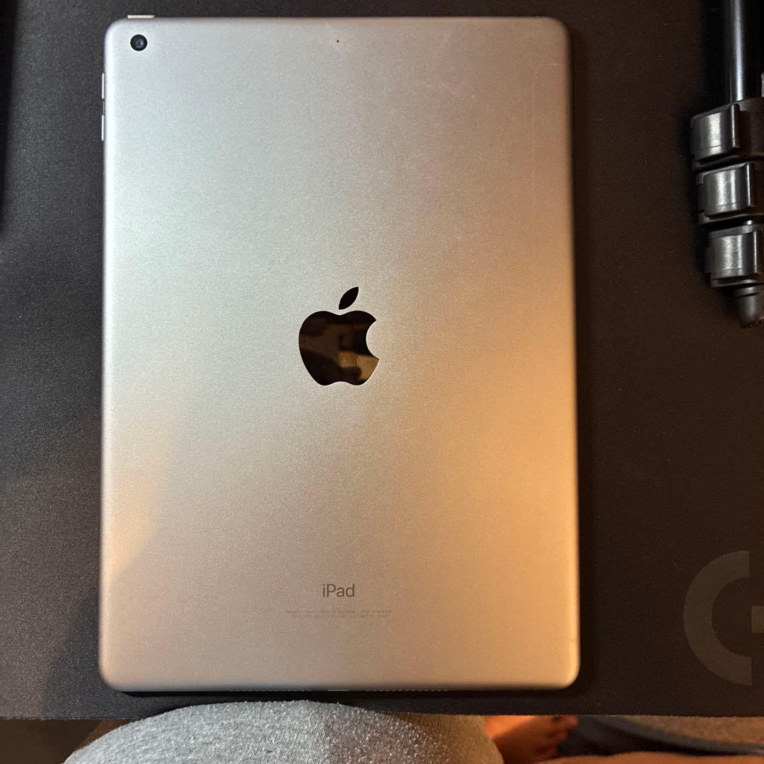 Apple iPad 第六世代　ブラック