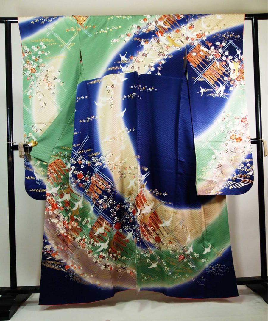 豪華振袖3点セット＊染め分け古典柄 金駒刺繍 沙耶型地紋 長襦袢・袋帯 晴れ着