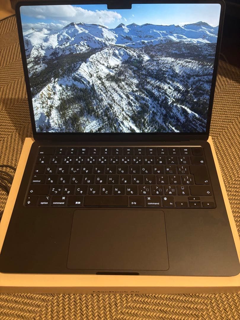 M2チップ搭載13インチMacBook Airミッドナイト