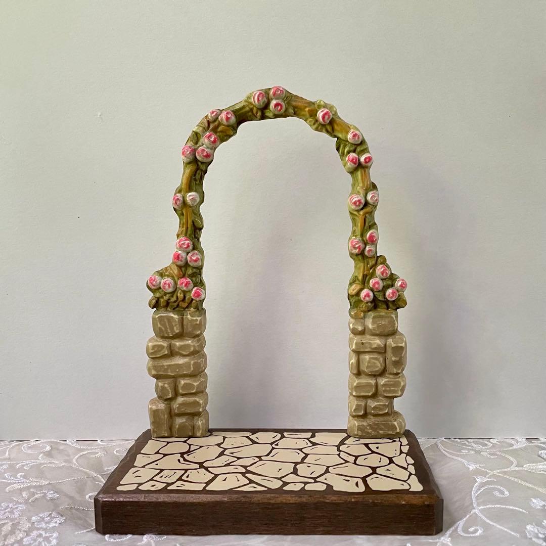 アンリ人形　ANRI サラ・ケイ　10㎝　　【薔薇のアーチの下でウェディング】