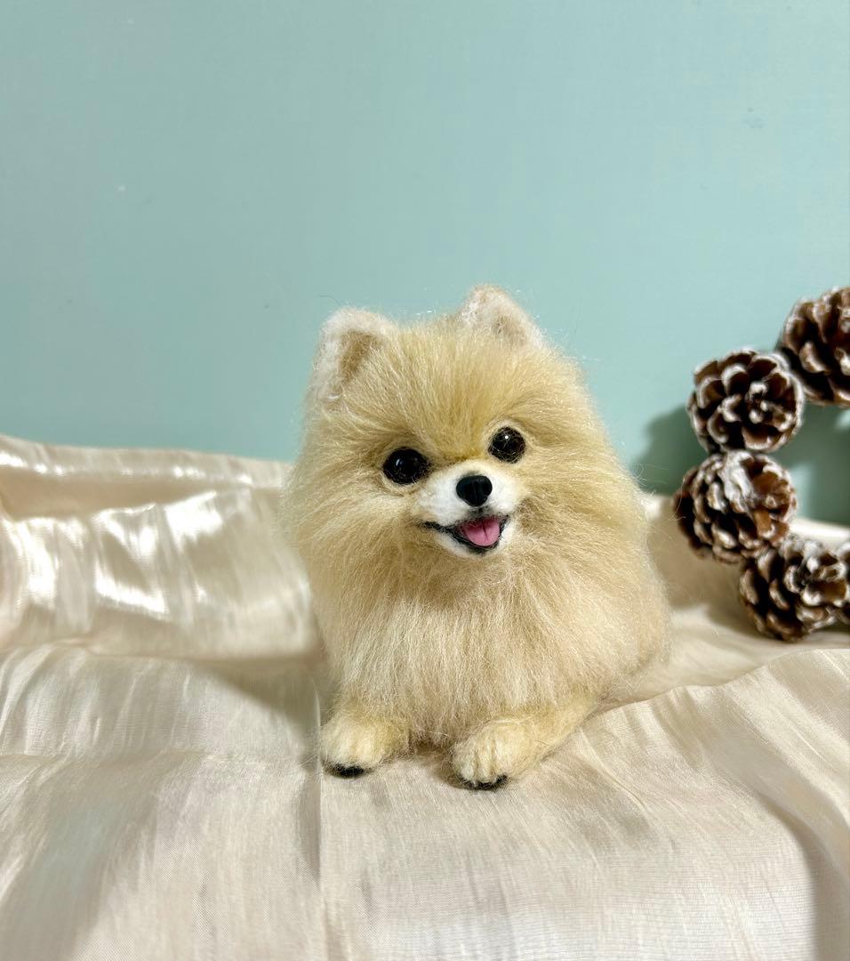 羊毛フェルト　にこにこポメラニアン　クリーム
