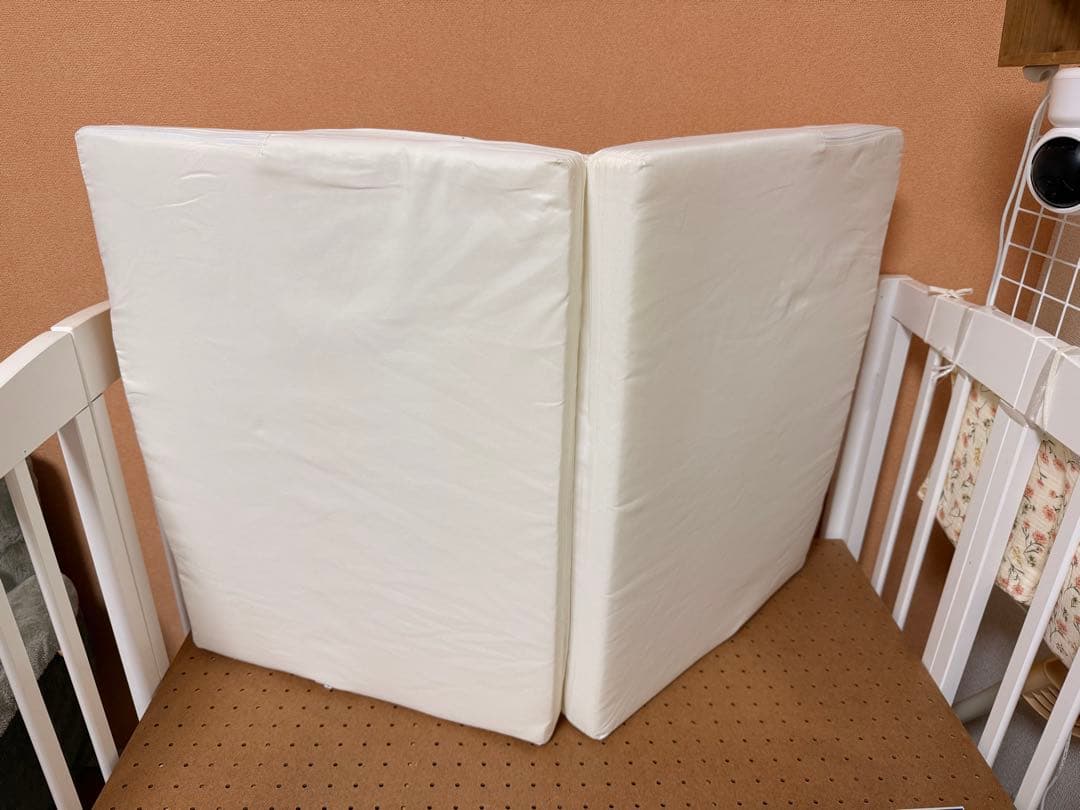 カトージ　ベビーベッド　折り畳み　3段高さ調節　ホワイト　白　ミニ　木製