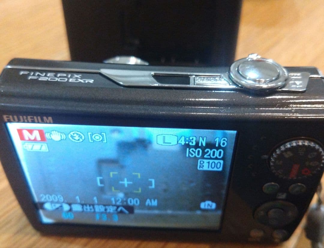 フジフィルム　FUJIFILM FinePix F200EXR ブラック