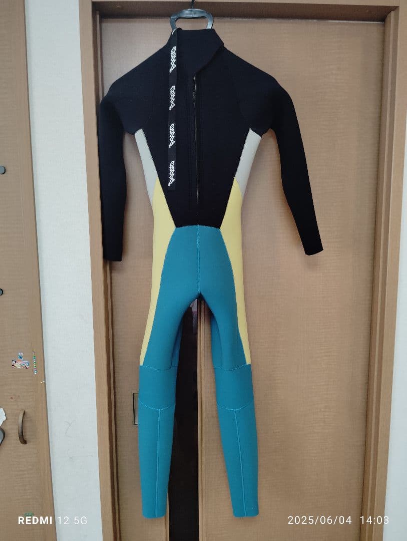 【holly】細身キッズセミドライオーダーウェットスーツ145cmー155cm