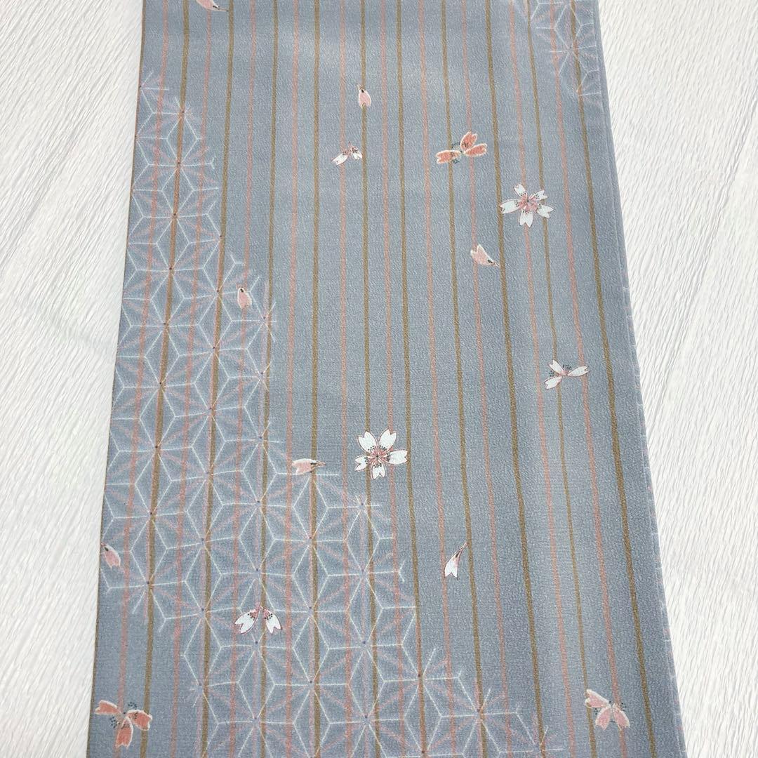 【良品✨】東レシルック　洗える着物　小紋　鼠色　麻の葉　舞桜　手縫い仕立て　I4