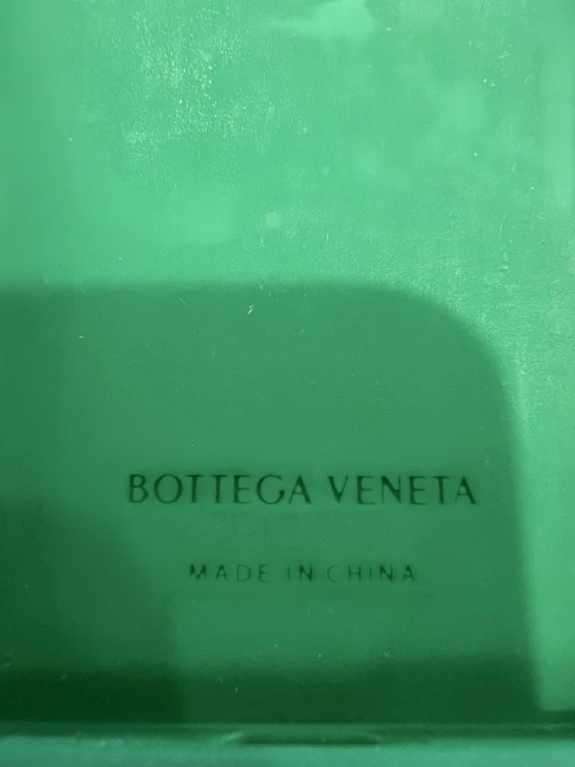 Bottega Veneta 緑色 iPhone13Proケース　（美品）