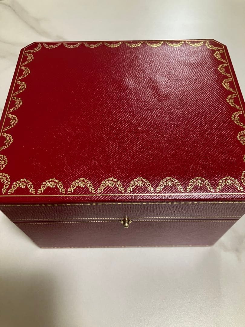 Cartier 時計の赤いレザー風ボックス