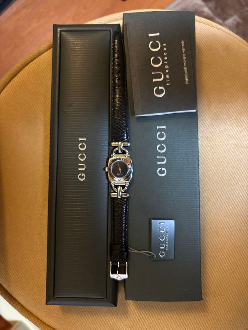 GUCCI 1100L レディース腕時計 デッドストック 箱付【未使用・電池切れ
