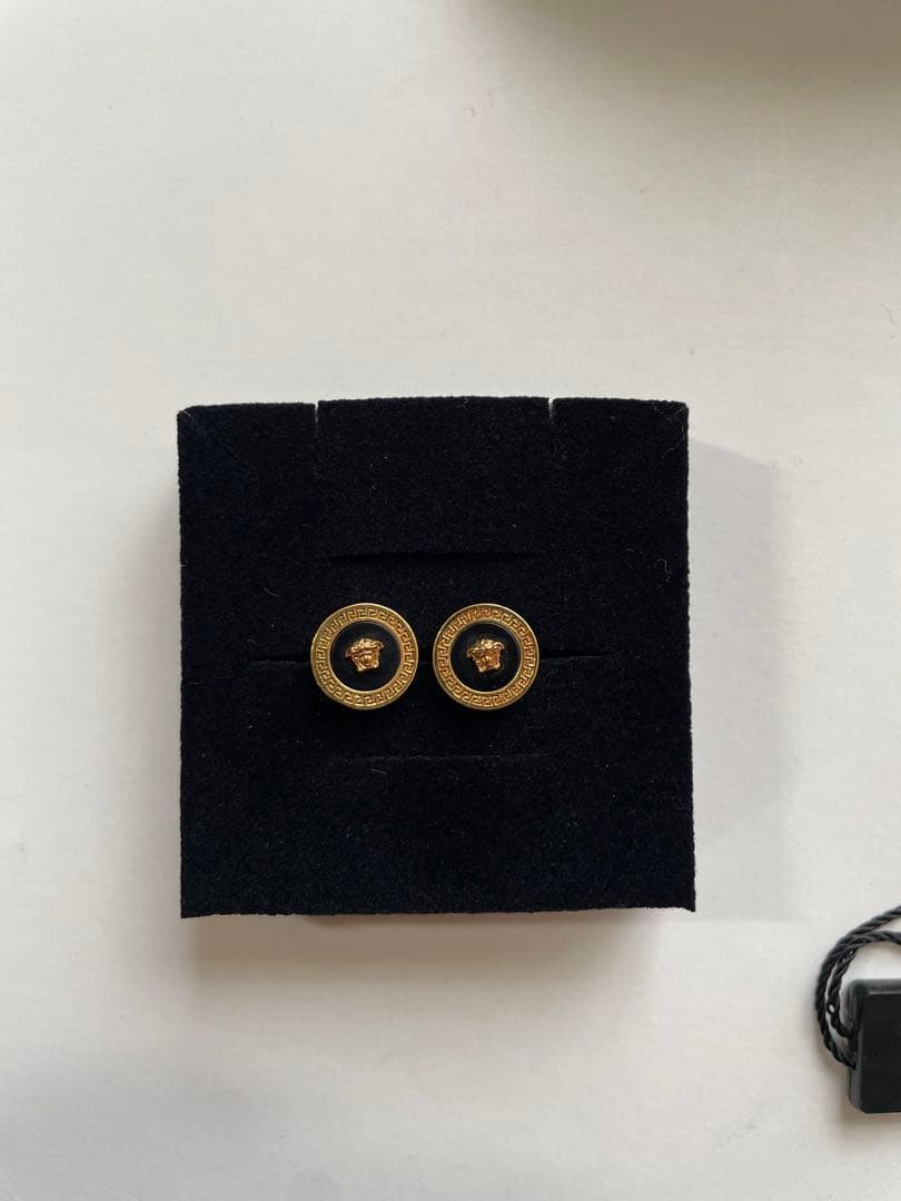 VERSACE エナメル メドゥーサ スタッド イヤリング ピアス